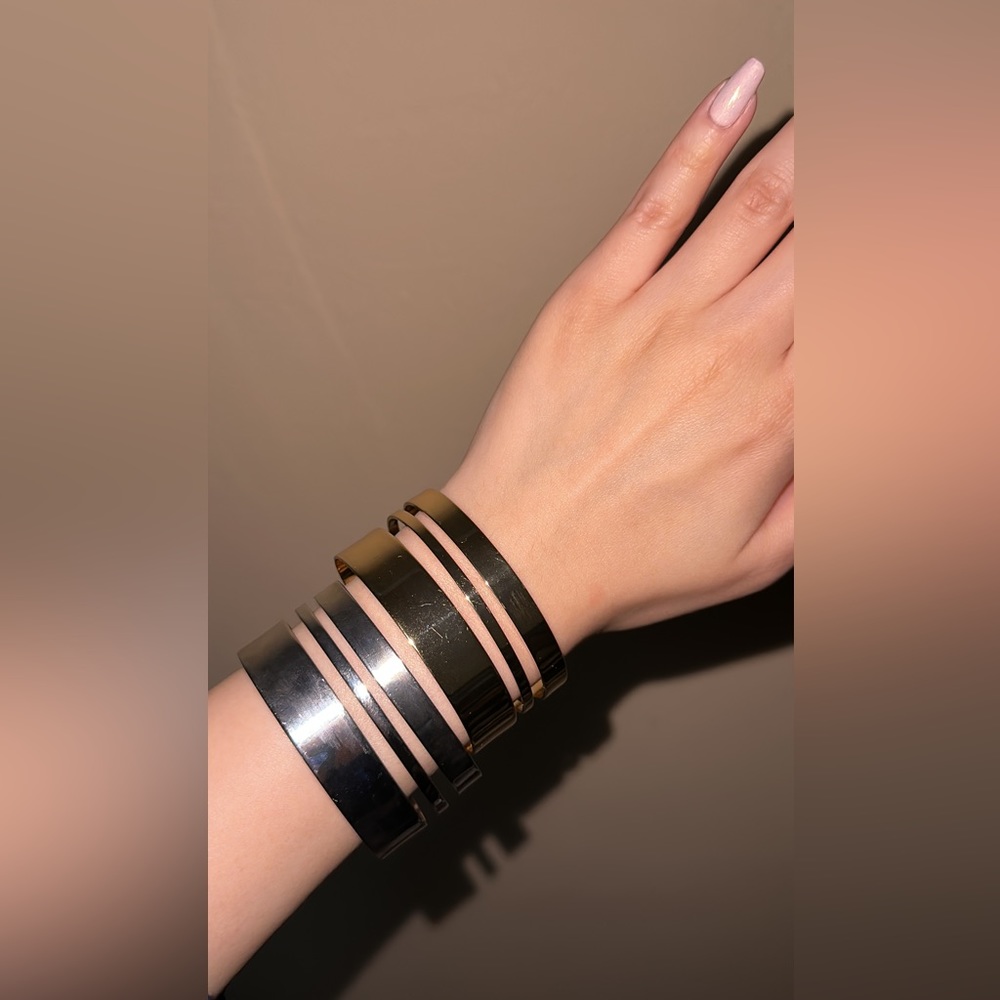 ✨💛 Gold Cut out Cuff Bangle with 3 lines from Nordstrom 💛✨ - Picture 11 of 11